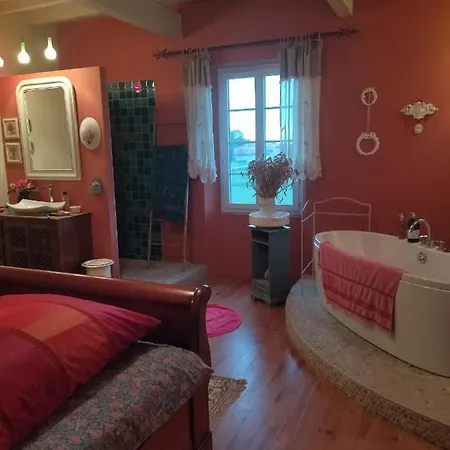 Comme Chez Vous 