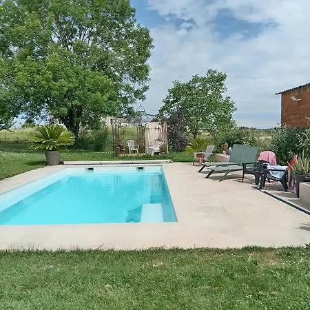 Comme Chez Vous 